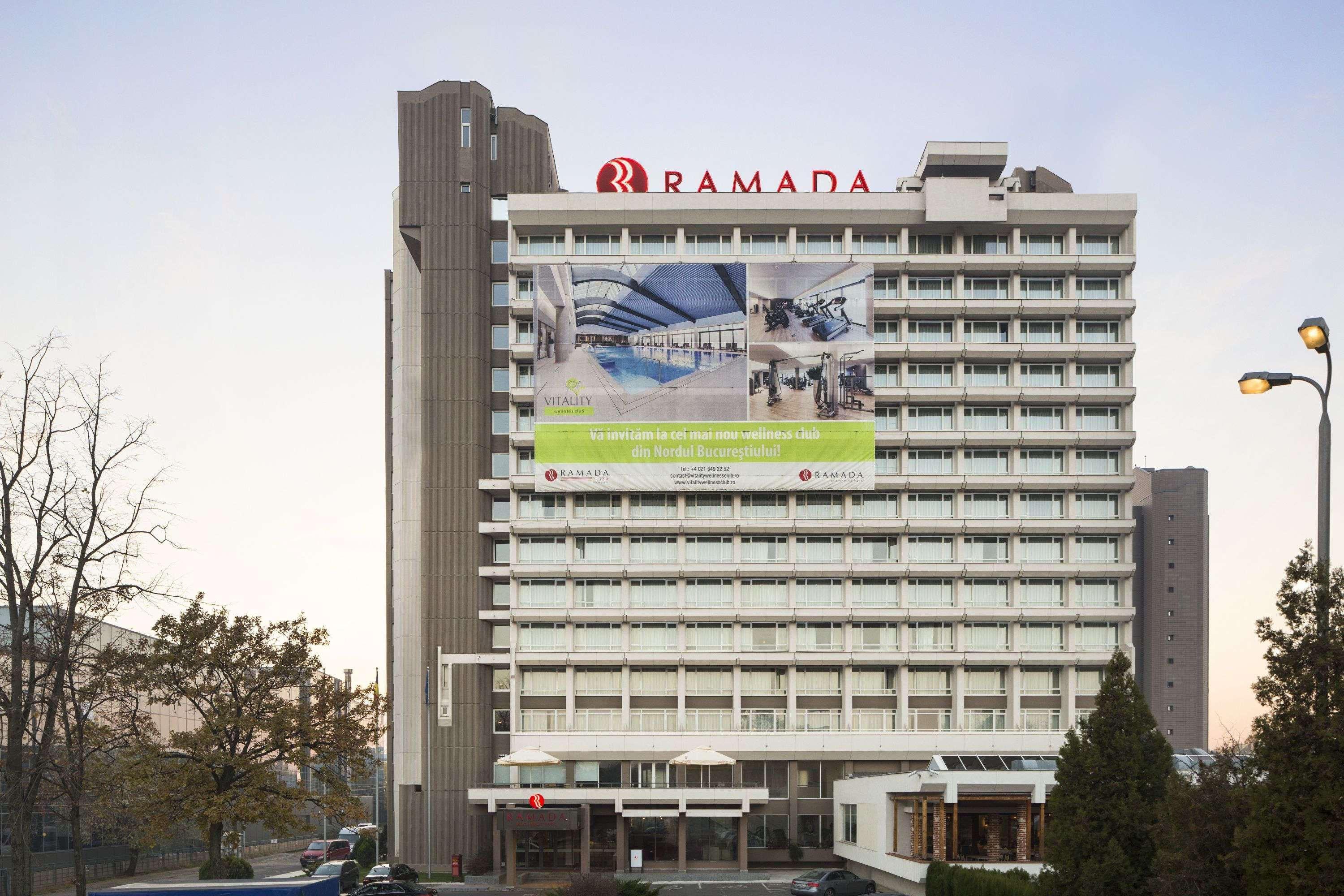 Ramada Parc Hotel Bucarest Exterior foto